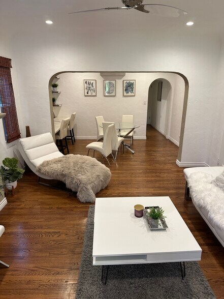 Building Photo - 1416 S Crest Dr