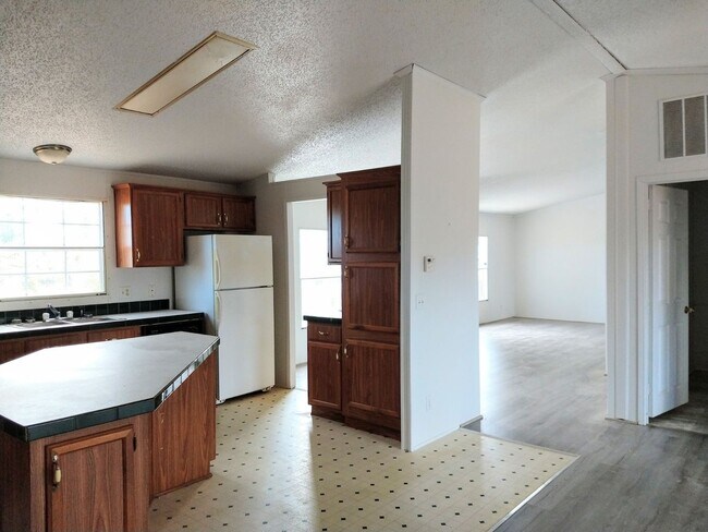Building Photo - 239 Castlebury Ln