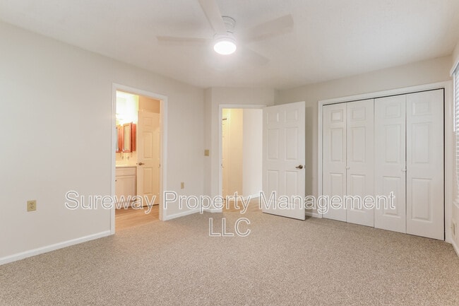 Building Photo - 16 Dogwood Dr