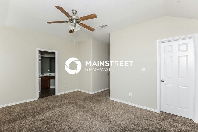 Building Photo - 3 Bedroom Pet-Friendly Home in Fort Worth, TX with Main Street Renewal