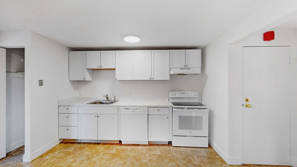 Building Photo - 175 W Wyoming Ave