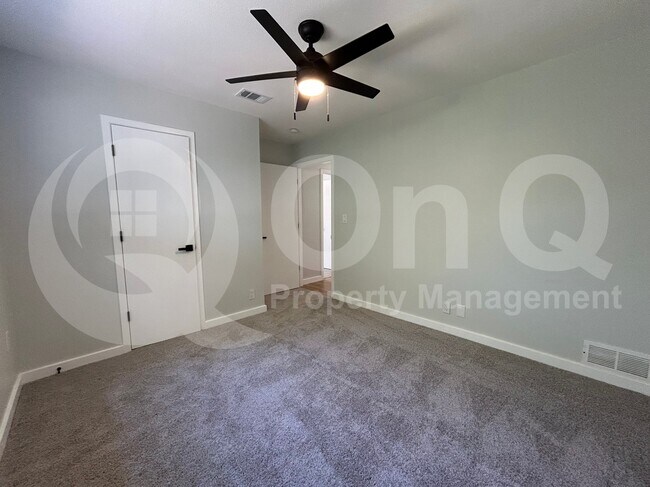 Building Photo - 608 High Meadow Dr