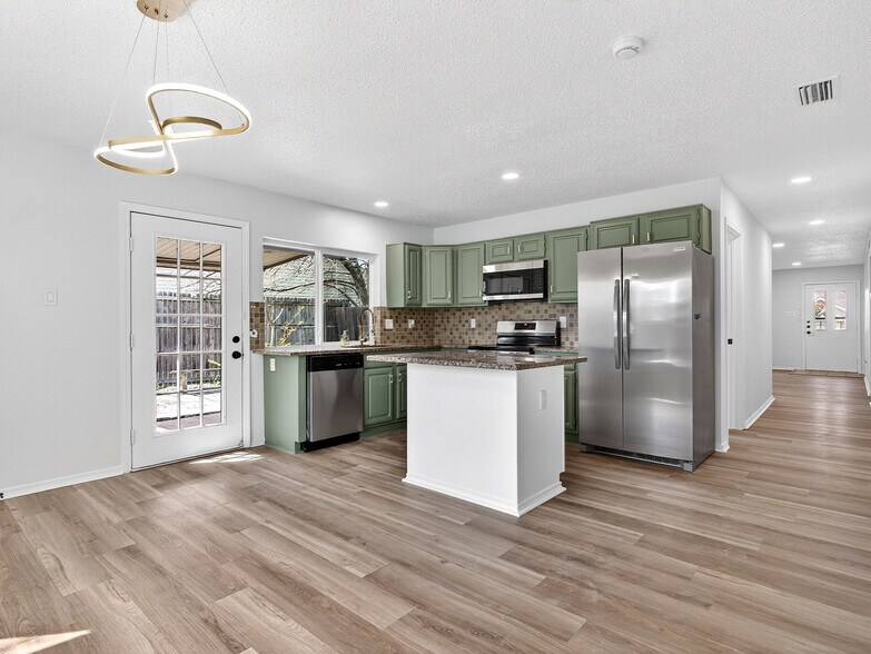 Building Photo - 3808 Glover Dr