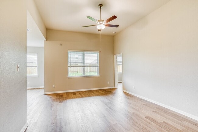 Building Photo - 425 San Miguel Crk Dr