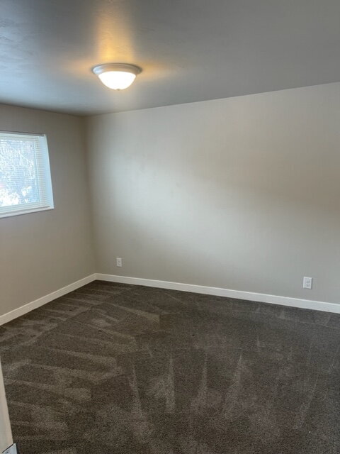 Building Photo - "Charming 2-Bed Retreat in Washington Terrace – Cozy Comfort at 912 Sq Ft!"