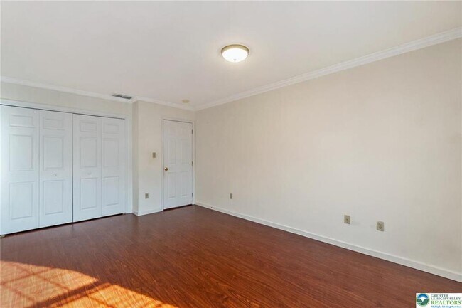 Building Photo - 537 Kemmerer Ln