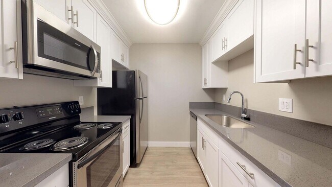 Interior Photo - Fleetwood - Luxurious apartment home with patio, A/C, assigned parking in resort-style community