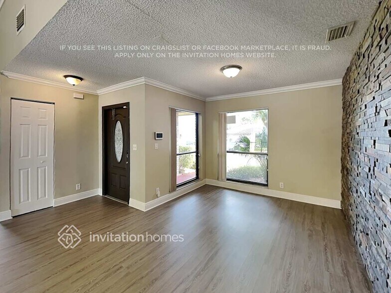 Building Photo - 3914 NW 72nd Dr