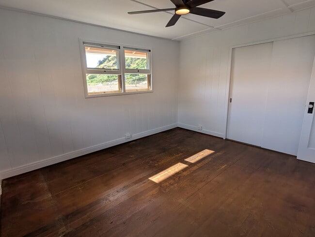 Building Photo - Ocean view upstairs 3 bed 2 bath 2 parking duplex near Likelike Hwy