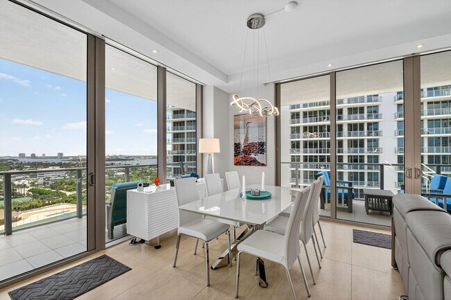 Building Photo - 3100 N Ocean Dr