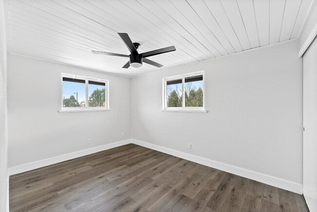 Building Photo - 1100 N Rosemary St