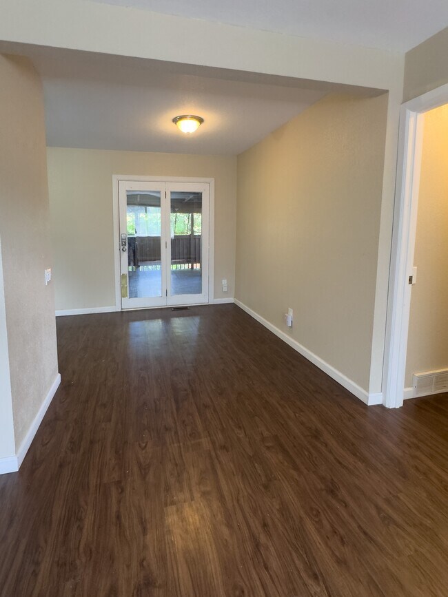 Building Photo - 65 Yank Way