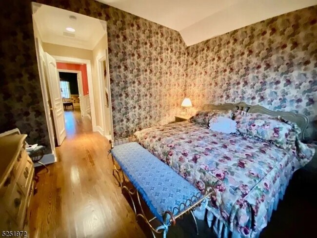 Second Bedroom - 1 Hurlingham Club Rd