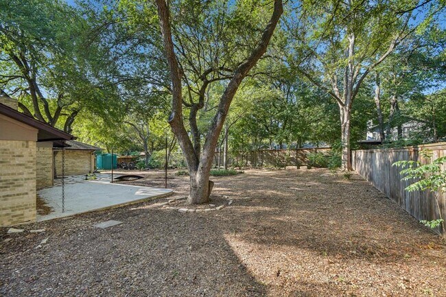 Building Photo - 2505 Comburg Castle Way