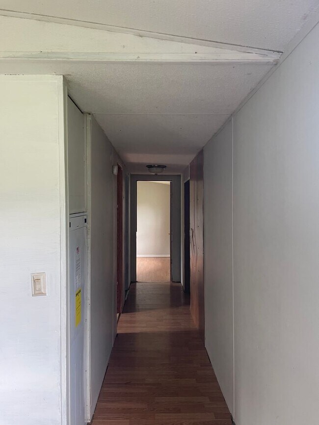 Building Photo - 4 BR 2 Bath 1,216 sq ft singlewide mobile ...