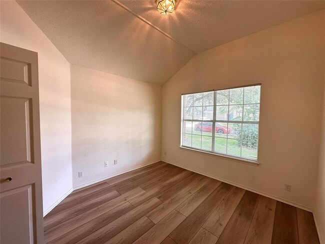 Building Photo - 6708 Bancroft Woods Dr