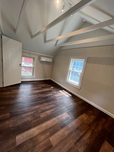 Building Photo - 107 1st Ave