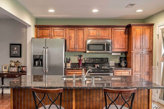 Building Photo - Beautiful 3-Bed Home In Mount Washington