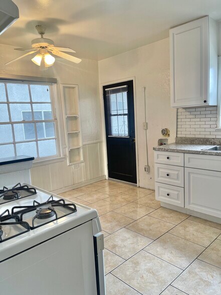 Building Photo - 5435 Colfax Ave