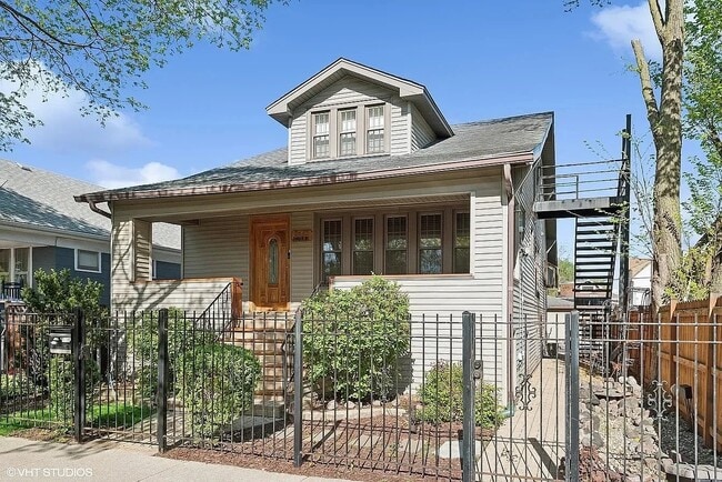 Building Photo - 2443 N Oak Park Ave