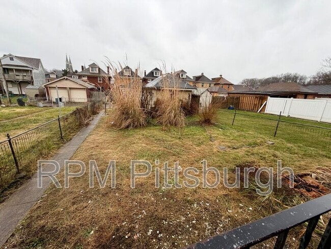 Building Photo - 1011 2nd St