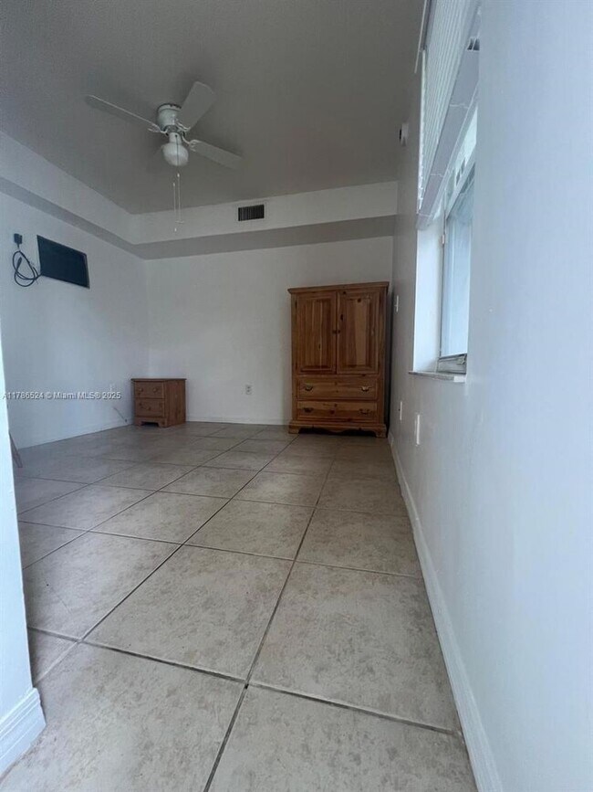 Building Photo - 15709 SW 90th Terrace