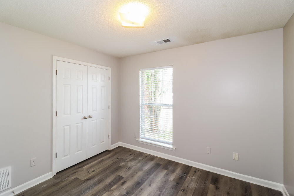 Building Photo - 10362 Cottage Oaks Dr