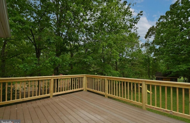 Building Photo - 16501 Accolawn Rd