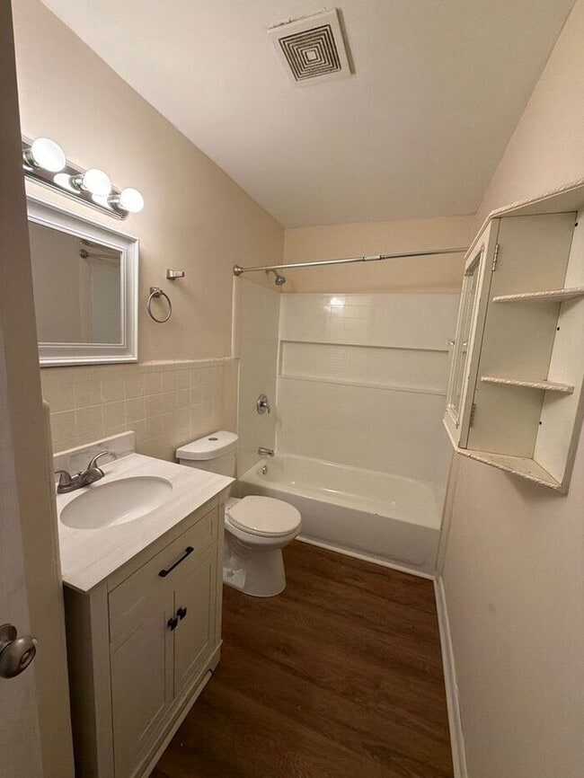 Building Photo - T.R. Lawing Realty Property