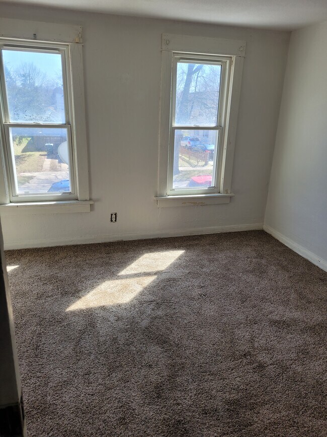 Bedroom 2 - 819 Hawthorne Ave