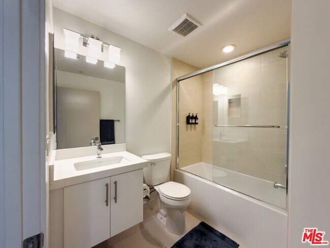 Building Photo - 2111 N Cahuenga Blvd