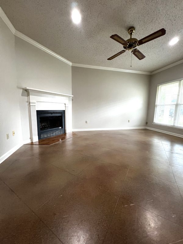 Building Photo - 1741 Twisted Oak Ln