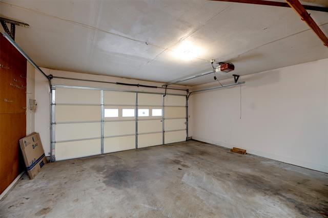 Building Photo - 2121 Stone Creek Dr