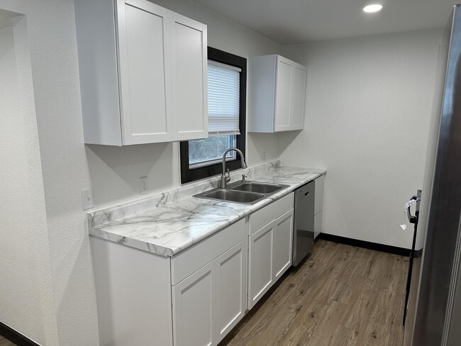 Building Photo - 6254 Independence St