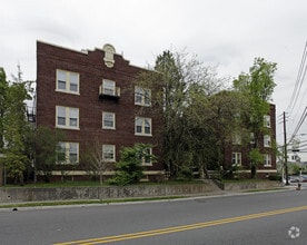 Building Photo - 55 Grove St