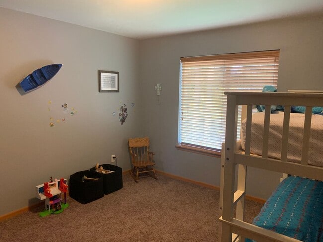 Building Photo - ***PENDING APPLICATION***Modern and stylish 3 bedroom home in Lovely Neighborhood