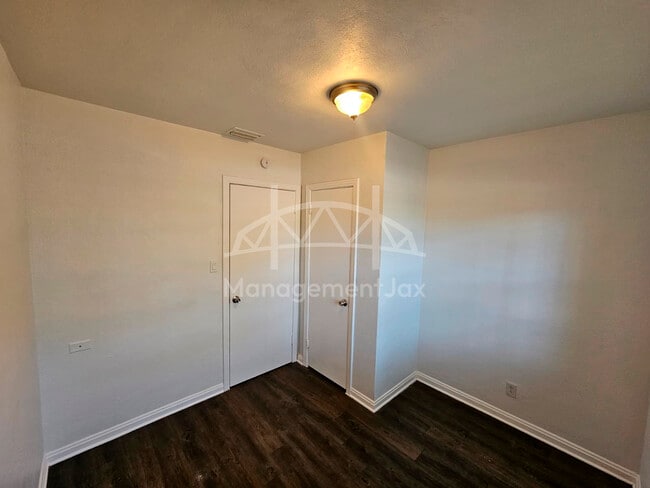 Building Photo - 1010 Edgewood Ave W