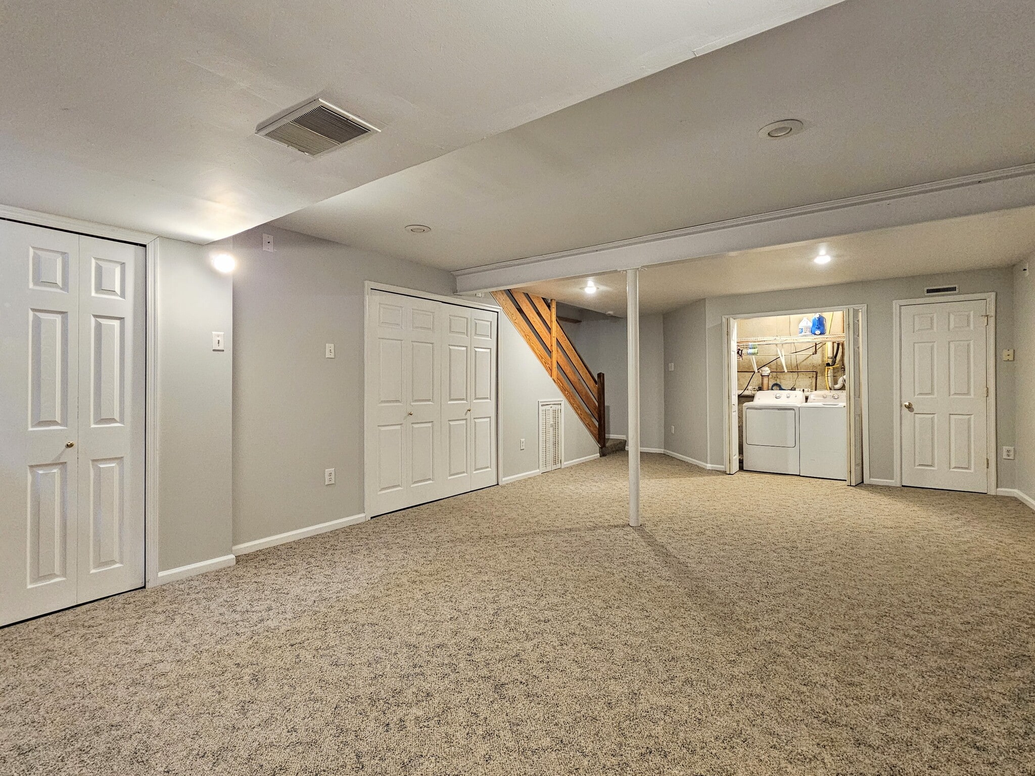 Building Photo - 160 Riders Way