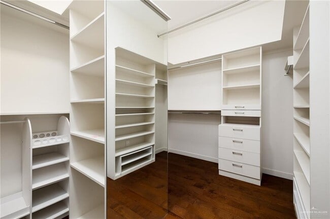 Building Photo - 22 Toronto Ave