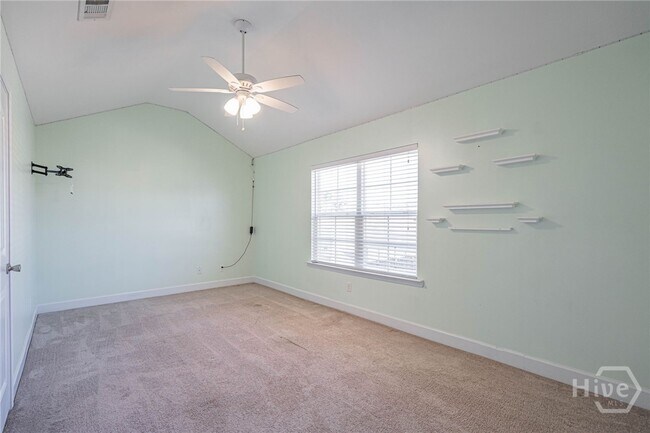 Building Photo - 100 Springcreek Ln