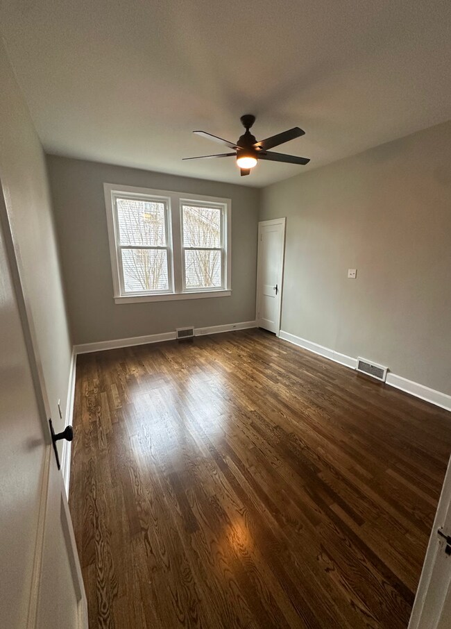 Building Photo - Stunning Historic Home - Sheffield, AL