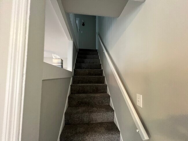 Building Photo - 2641 Noble Ave