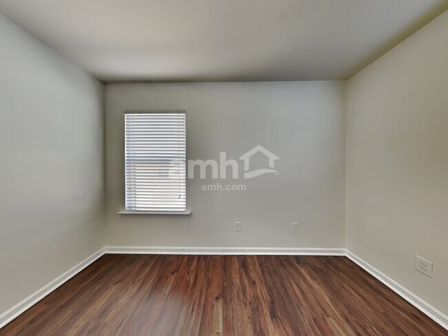 Building Photo - 8112 Hovingham Way