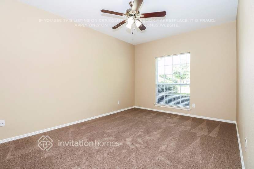 Building Photo - 4808 Bluebird Ln