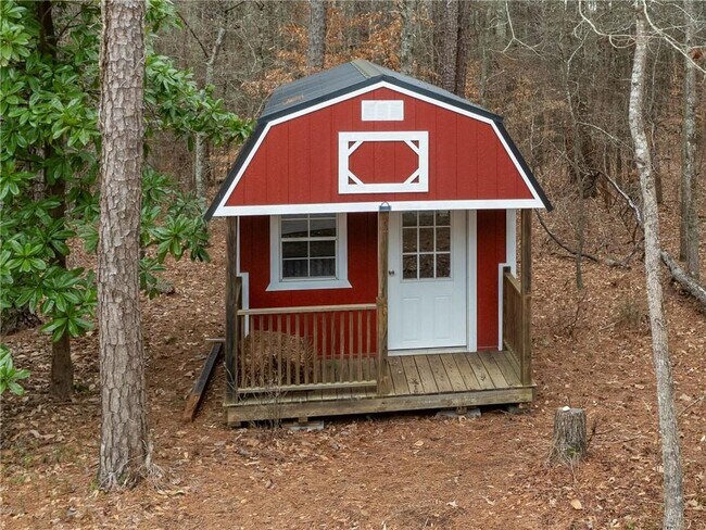 Building Photo - 305 Riverbend Dr