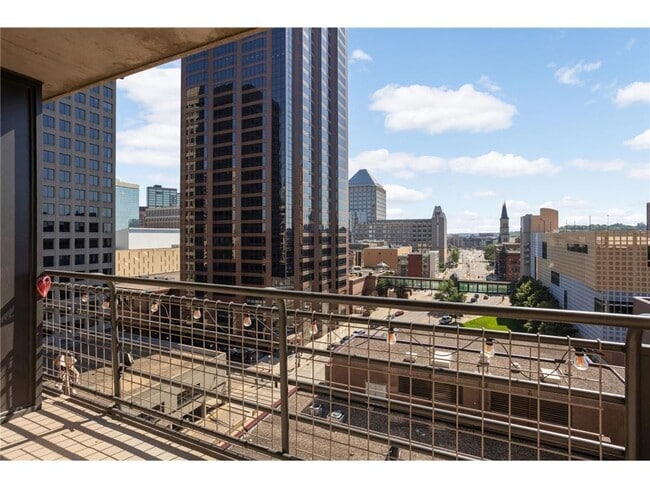 Building Photo - 66 9th St E