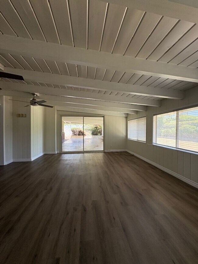 Building Photo - Redlands 4 Bedroom Home