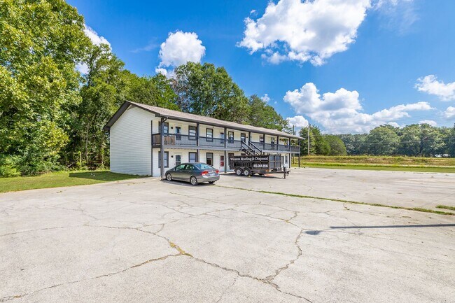 Building Photo - 7437 Private Ln