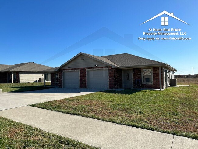 Primary Photo - 501 & 503 Commons Dr