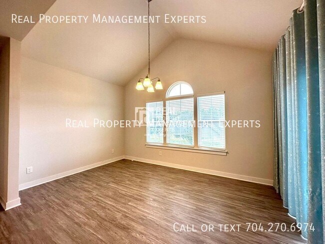 Building Photo - 12632 ES Draper Dr